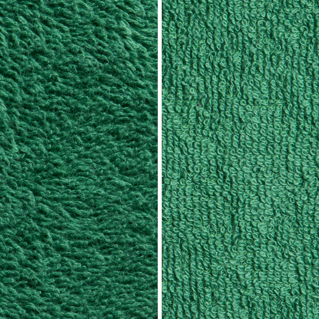 Dogrobe snoods are trusted and loved by dogs’ owners and their pets as they are ideal for drying your dog's head, neck and ears. Dog snood in reversible green.