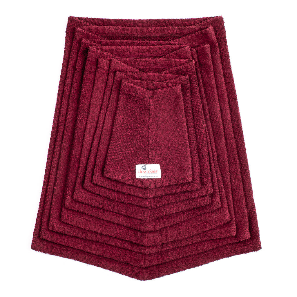 Dogrobe snoods are trusted and loved by dogs’ owners and their pets as they are ideal for drying your dog's head, neck and ears. Dog snood in burgundy. Available in sizes Mini to XXXL.