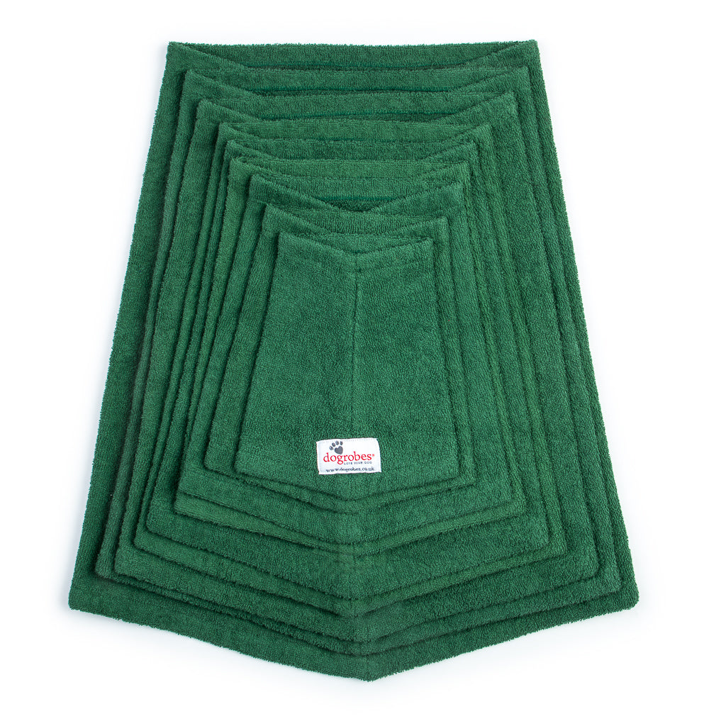 Dogrobe snoods are trusted and loved by dogs’ owners and their pets as they are ideal for drying your dog&#39;s head, neck and ears. Dog snood in green. Available in sizes Mini to XXXL.