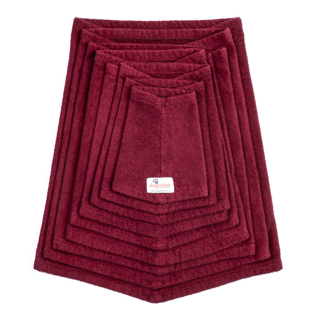 Dogrobe snoods are trusted and loved by dogs’ owners and their pets as they are ideal for drying your dog&#39;s head, neck and ears. Dog snood in burgundy. Available in sizes Mini to XXXL.